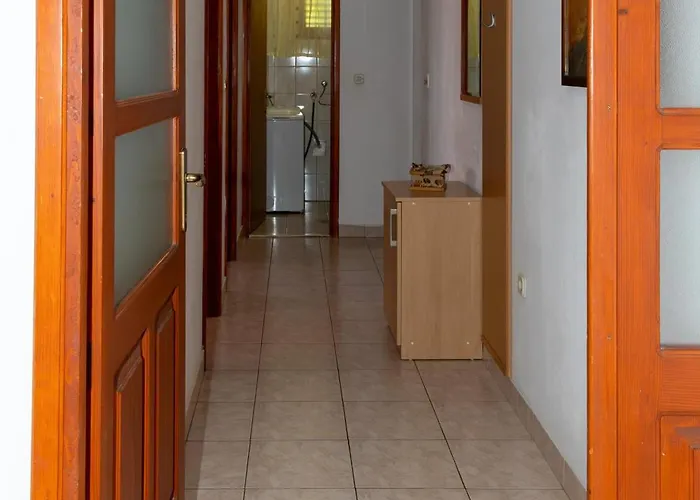 Kuca Ivana Holiday home Prizba