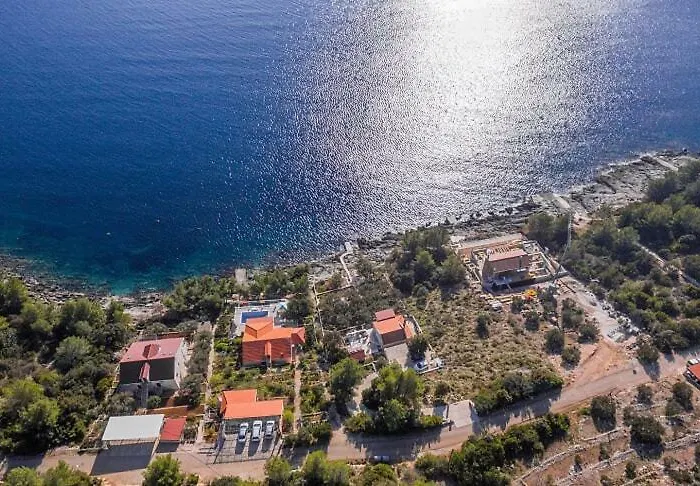 Kuca Ivana Holiday home Prizba