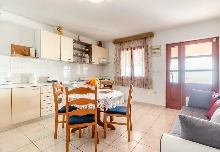 Kuca Ivana Holiday home *